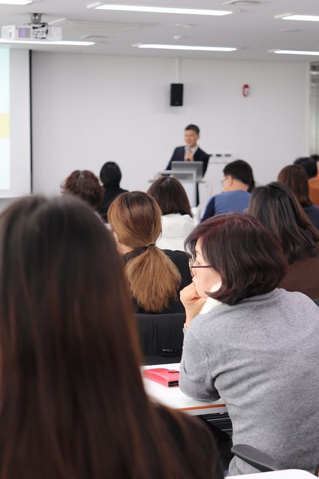 lecture, instructor, lecture room-3986809.jpg